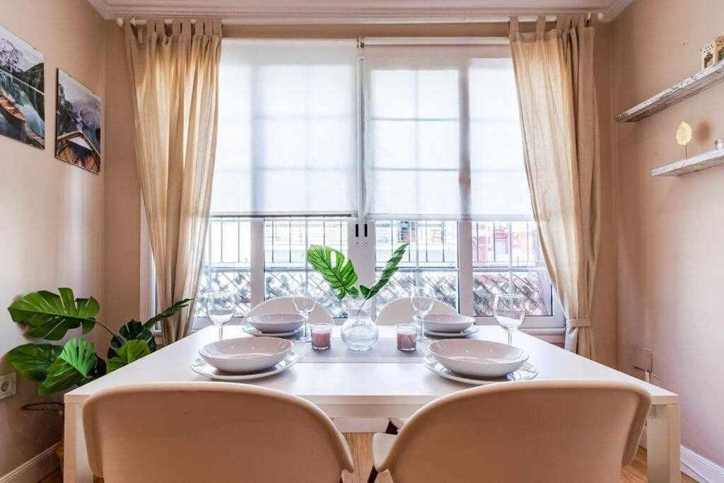 3 Apartamento En Estadio Sevilla 8 Plazas 3 Hab Y Metro Ngoại thất bức ảnh