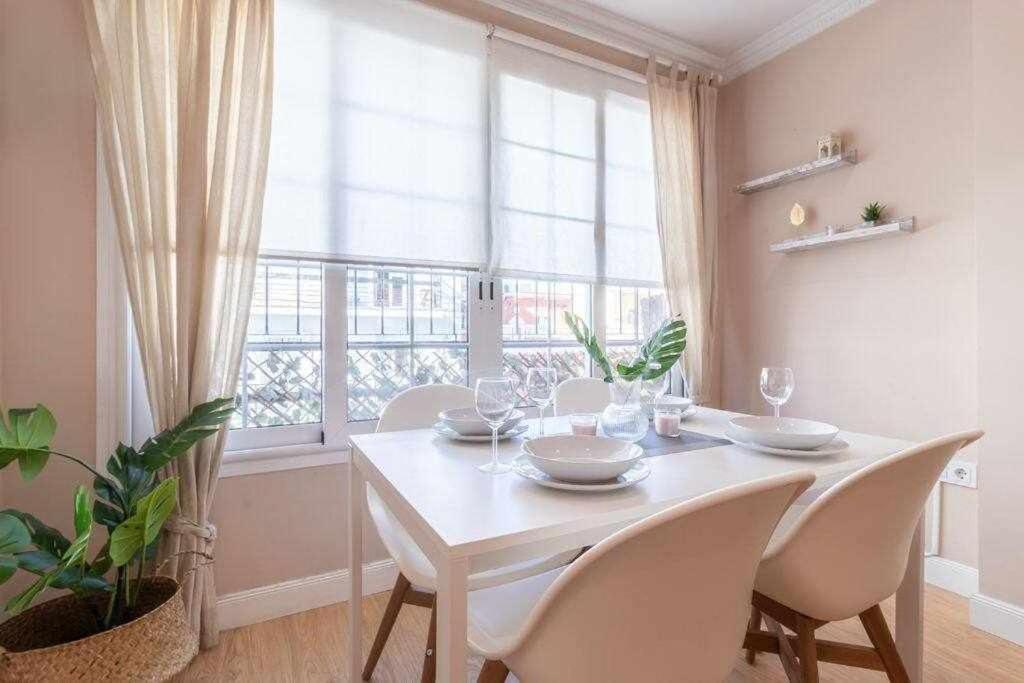 3 Apartamento En Estadio Sevilla 8 Plazas 3 Hab Y Metro Ngoại thất bức ảnh