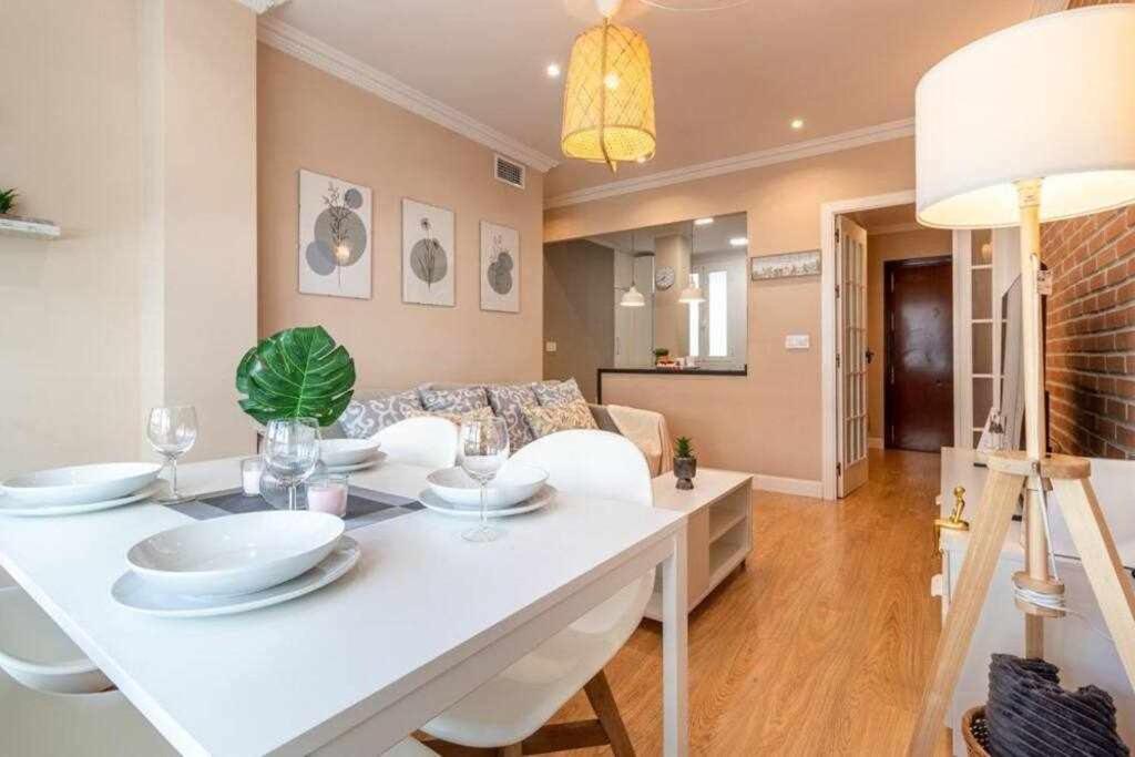 3 Apartamento En Estadio Sevilla 8 Plazas 3 Hab Y Metro Ngoại thất bức ảnh