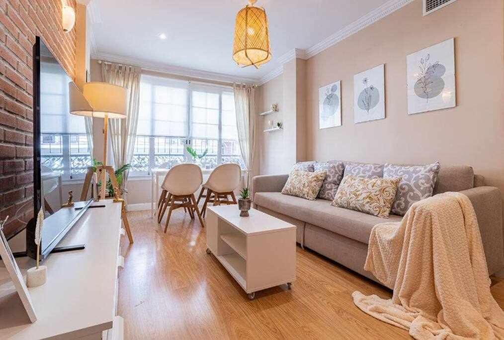 3 Apartamento En Estadio Sevilla 8 Plazas 3 Hab Y Metro Ngoại thất bức ảnh